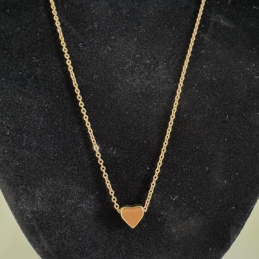Elegant 20” Adjustable Gold-Tone Heart Pendant Necklace Minimalist Dainty Chain